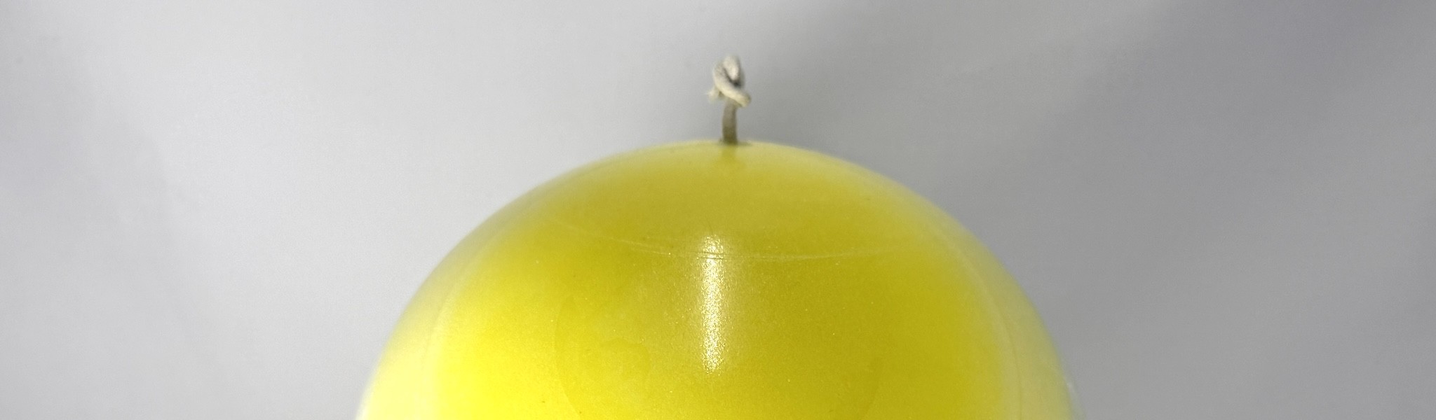 Une présence, une sculpture, une lumière.